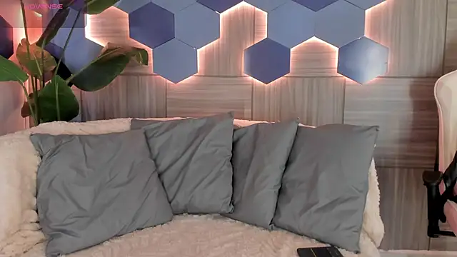 isabellestorm online show from July 4, 3:35 am