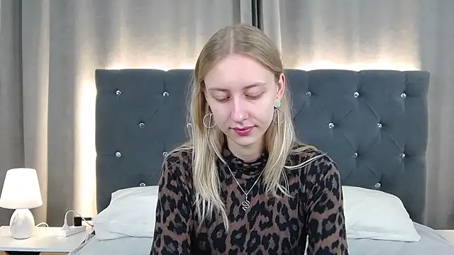 LirienVexx online show from June 18, 4:03 am