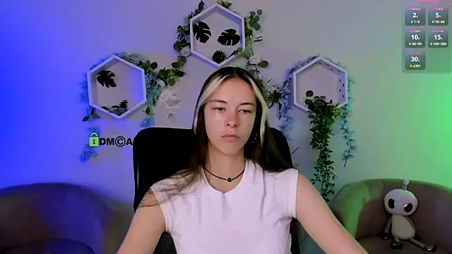 lia dream  online show from July 3, 8:42 am