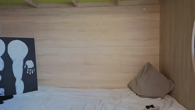 Lori cutess online show from July 15, 10:31 am