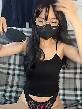 -MinMin  online show from July 17, 6:33 pm