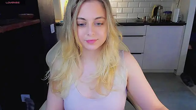 blonde kellyy online show from June 30, 9:09 am