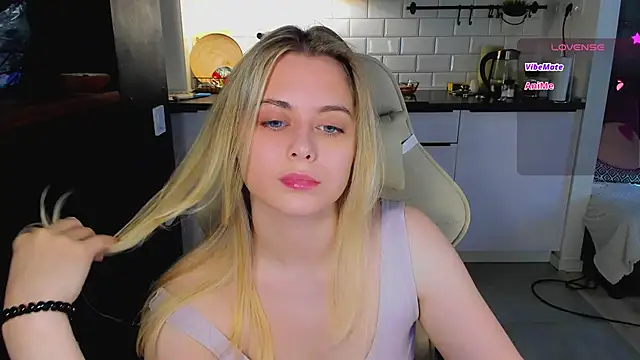 blonde kellyy online show from June 14, 10:48 am