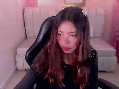 lisa s1 online show from June 11, 8:05 pm