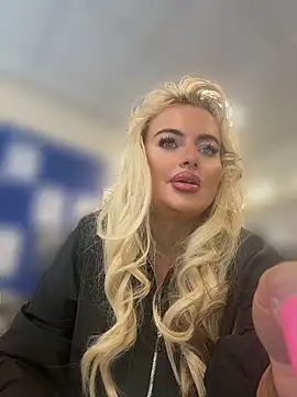 BarbieLeahX online show from June 15, 8:47 am