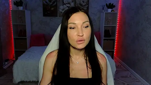 NikoleMills online show from June 10, 7:07 am