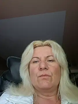 VikaRaine555 online show from June 10, 2:05 pm
