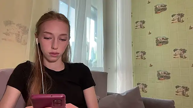 TraceyHowey online show from July 19, 10:06 am
