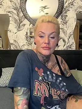 InkedMissLaBaehm online show from June 14, 8:53 pm
