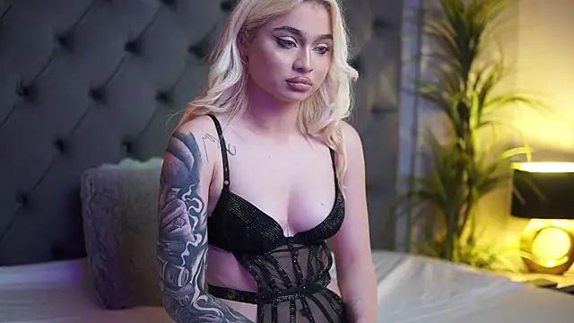 BiankaViper online show from June 12, 8:50 pm