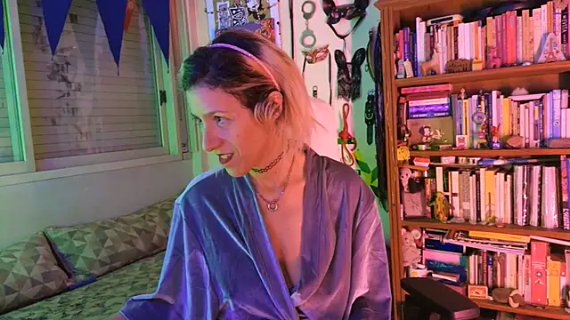 mina here online show from July 22, 11:06 pm