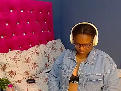 MISS BLACKBERY online show from August 10, 3:54 am