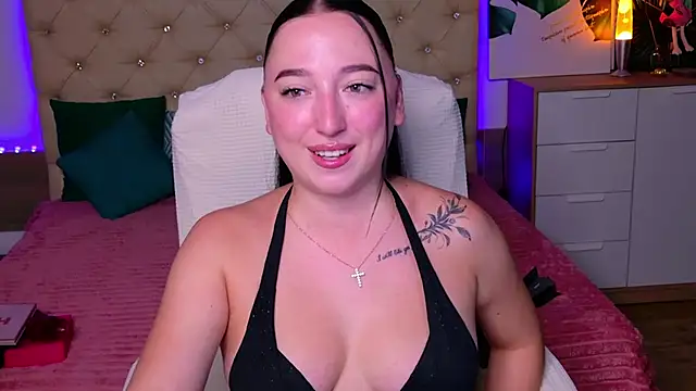 AVA MAXIMUS online show from August 4, 9:26 am