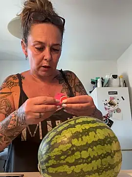 Snapshot of -SweetSandy- chatting on June 25, 2:51 pm -SweetSandy- online show from June 25, 2:51 pm