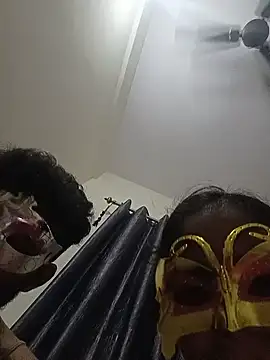 cutecouple14324 online show from June 18, 6:35 pm