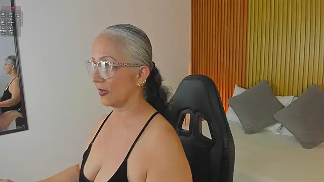 catalina villan online show from July 15, 6:45 pm