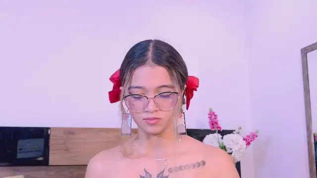CassieMills online show from July 9, 11:56 am