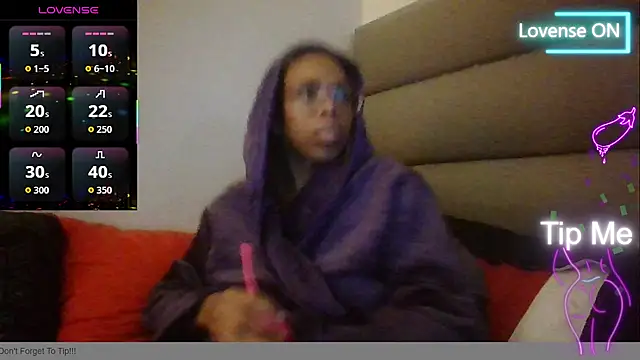 Opal Rainbow online show from December 3, 8:38 am