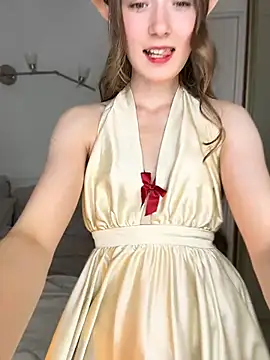 Strawberry Senpai online show from July 10, 2:39 pm