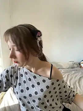 Strawberry Senpai online show from July 15, 2:44 pm