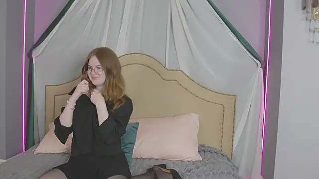 ClaireFlowers online show from August 1, 2:41 pm