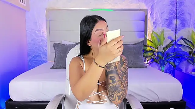 LissaBrown  online show from June 26, 7:37 pm