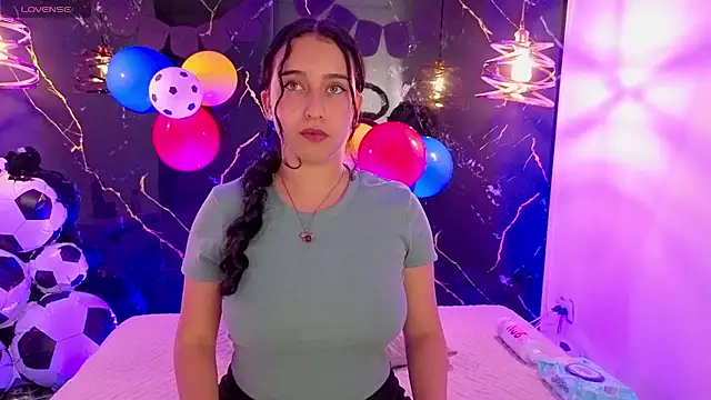 ZoeBlissX online show from June 25, 11:45 am