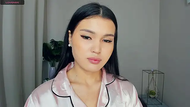 MercedesVleming online show from June 23, 8:01 am