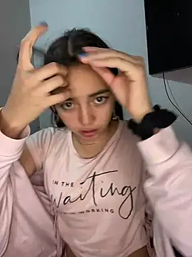 Julia valentina online show from June 30, 2:33 am