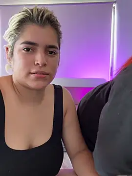 Lesbiansex19 online show from June 24, 1:21 pm