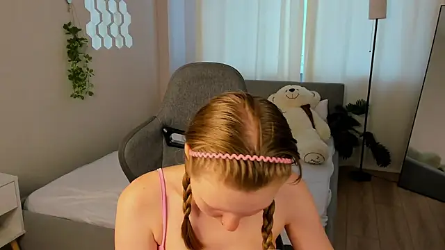 LiliTiny online show from August 9, 3:23 am