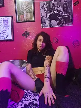 MissKap online show from June 25, 1:24 pm