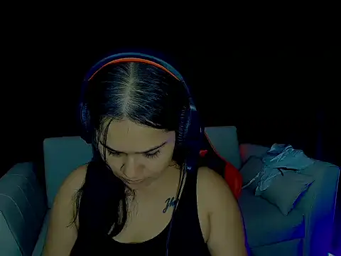 Yesenia26p online show from July 14, 11:31 pm