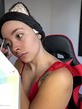 mia bornner online show from July 16, 6:12 pm