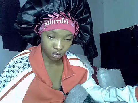 pretty jaz online show from August 6, 12:39 am
