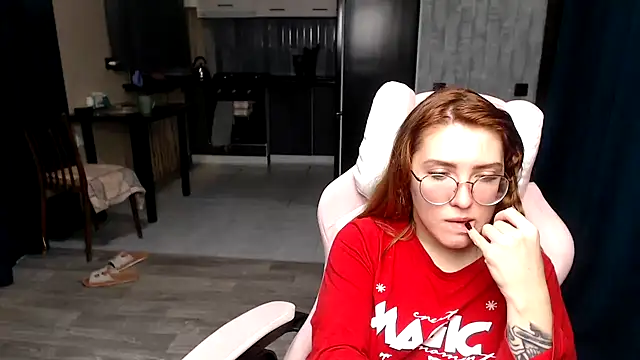 Snapshot of Reginasmilee chatting on October 25, 3:47 am Reginasmilee online show from October 25, 3:47 am