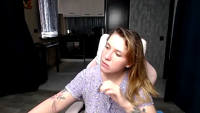 Snapshot of Reginasmilee chatting on September 23, 11:52 am Reginasmilee online show from September 23, 11:52 am