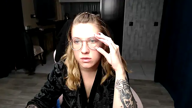 Snapshot of Reginasmilee chatting on September 20, 1:49 am Reginasmilee online show from September 20, 1:49 am