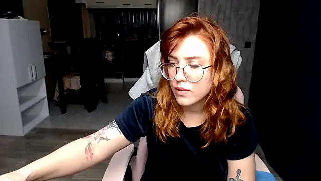 Snapshot of Reginasmilee chatting on October 10, 10:25 pm Reginasmilee online show from October 10, 10:25 pm