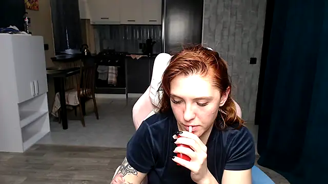 Snapshot of Reginasmilee chatting on October 9, 1:26 pm Reginasmilee online show from October 9, 1:26 pm