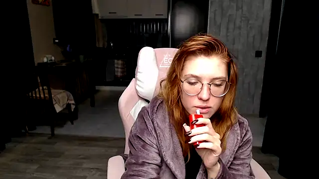 Snapshot of Reginasmilee chatting on October 23, 3:34 am Reginasmilee online show from October 23, 3:34 am