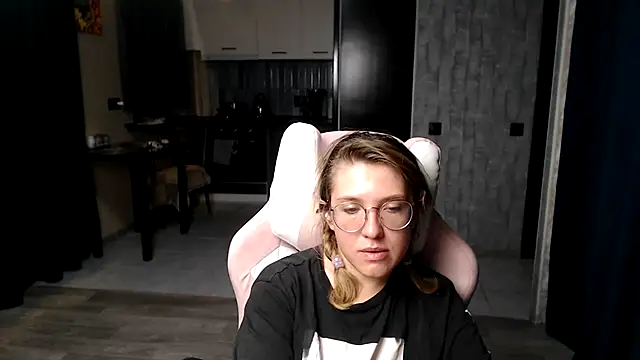 Snapshot of Reginasmilee chatting on September 19, 1:48 am Reginasmilee online show from September 19, 1:48 am