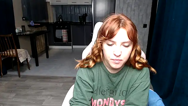 Snapshot of Reginasmilee chatting on October 17, 2:59 am Reginasmilee online show from October 17, 2:59 am