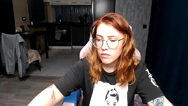 Snapshot of Reginasmilee chatting on October 13, 11:51 pm Reginasmilee online show from October 13, 11:51 pm