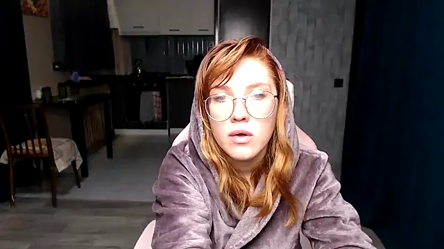 Snapshot of Reginasmilee chatting on October 19, 3:30 am Reginasmilee online show from October 19, 3:30 am