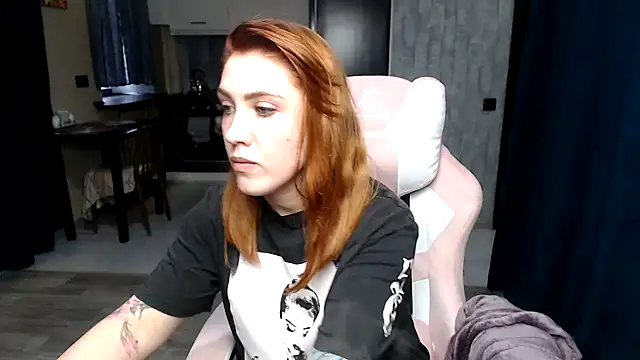 Snapshot of Reginasmilee chatting on October 5, 5:34 am Reginasmilee online show from October 5, 5:34 am