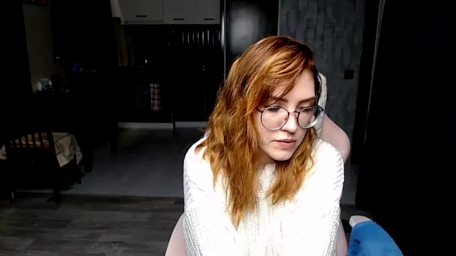 Snapshot of Reginasmilee chatting on October 18, 3:20 am Reginasmilee online show from October 18, 3:20 am