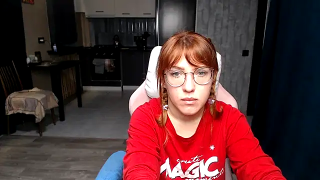 Snapshot of Reginasmilee chatting on October 12, 11:40 pm Reginasmilee online show from October 12, 11:40 pm