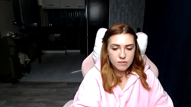 Snapshot of Reginasmilee chatting on October 28, 8:42 am Reginasmilee online show from October 28, 8:42 am