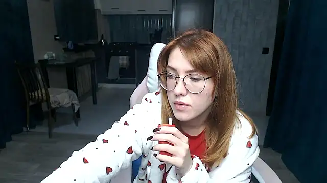 Snapshot of Reginasmilee chatting on October 24, 3:46 am Reginasmilee online show from October 24, 3:46 am